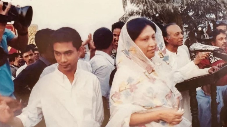 খালেদা জিয়া : তার তুলনা তিনি নিজেই