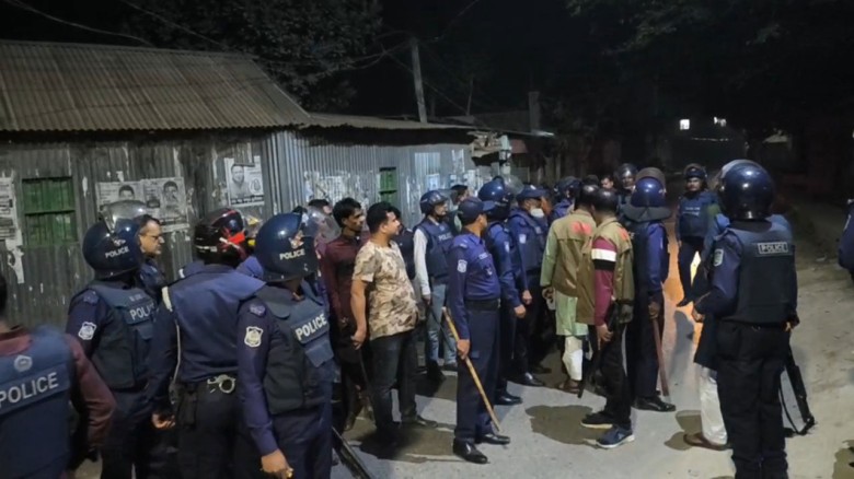 ময়মনসিংহে দুই গ্রামবাসীর সংঘর্ষ, পুলিশসহ আহত ১৫