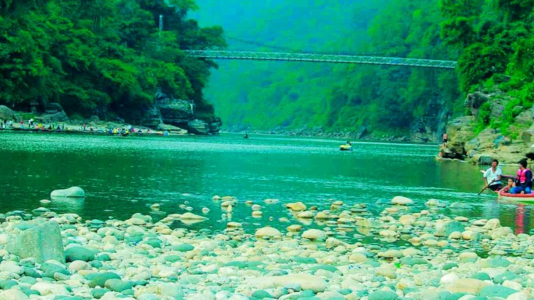 জাফলংয়ে টাস্কফোর্সের অভিযানে অর্ধলাখ ঘনফুট বালু জব্দ, আটক ৯