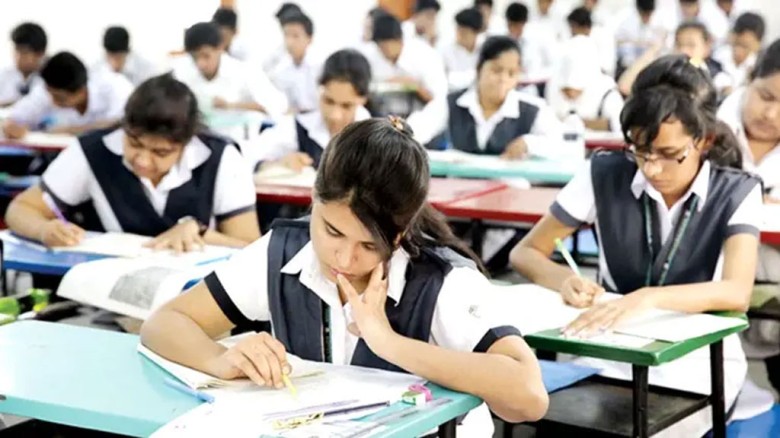 খুলনা নগরীতে এসএসসির ১০ কেন্দ্র বাতিল